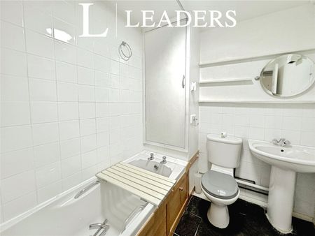 2 bedroom apartment to rent Beach Station Road, Felixstowe, Suffolk, IP11 - Photo 4