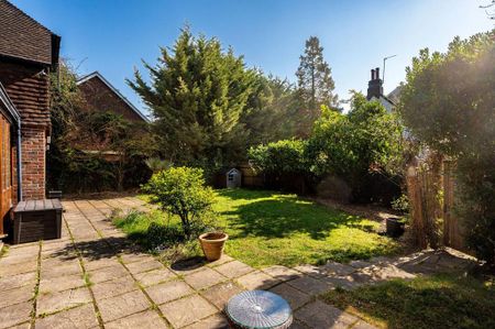 4 bedroom detached house to rent - Photo 4