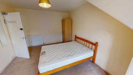 4 bedroom detached house to rent - Photo 4