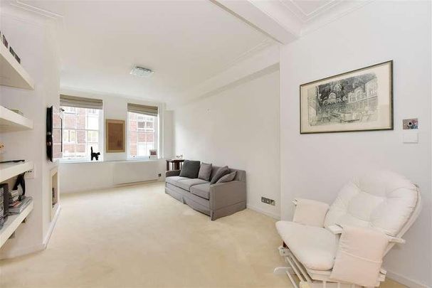 Portman Square, Marylebone, London, W1H - Photo 1