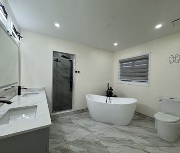 For Lease - 23 Ravenscliffe Court Unit# UPPER LEVEL, Brampton, Ontario - Photo 3