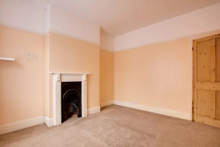 2 bed mid-terraced house to rent in St. Leonards Road, Leicester, LE2 - Photo 2