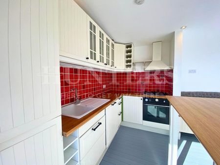 2 bedroom Flat To Let - Photo 4