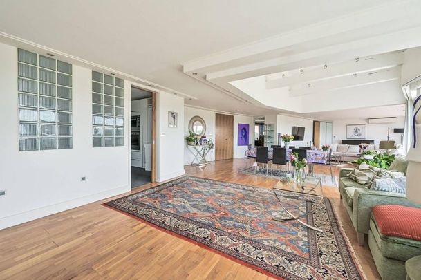 4 bedroom flat to rent - Photo 1