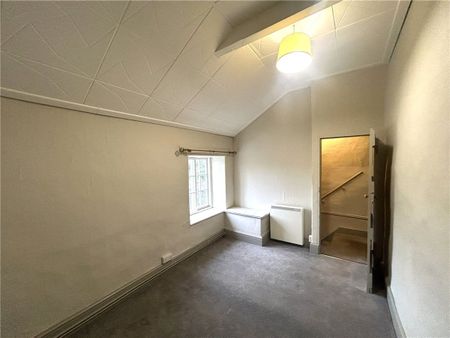 Available November, 6 Long Row is a lovely two bedroomed character cottage situated in the desirable village of West Tanfield and only a short distance away from the popular market towns of Masham, Ripon and Bedale. - Photo 3