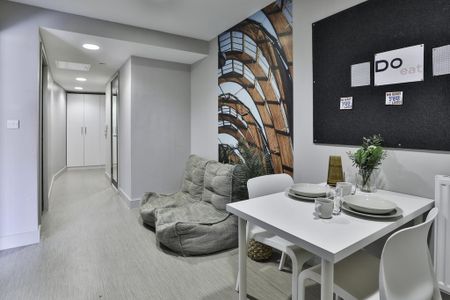 1 bedroom in a flat share to rent - Photo 4