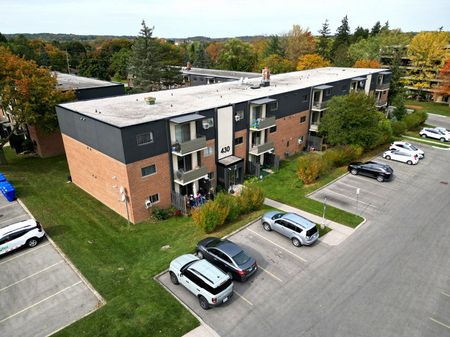 Springbank Gardens - Photo 2