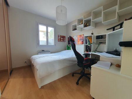 Location Maison 4 pièces 82m² LES PENNES MIRABEAU 13170 - Photo 5