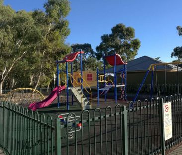 Family Home Close to O Bahn - Photo 5