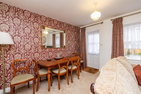 3 bed House To Let - Photo 4