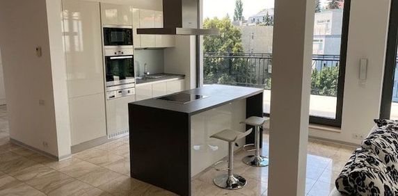 BA I. Staré mesto - 3 izbový luxusný byt s parkovaním - Photo 2