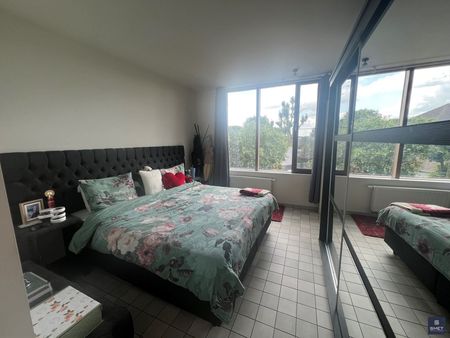 appartement met 1 slpk, terras en autostaanplaats - Photo 3