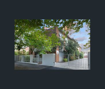 Spacious Two-Bedroom Oasis in Elwood's Tree-Lined Streets! - Photo 6