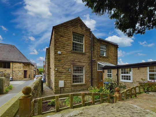 2 bedroom end of terrace house to rent - Photo 1