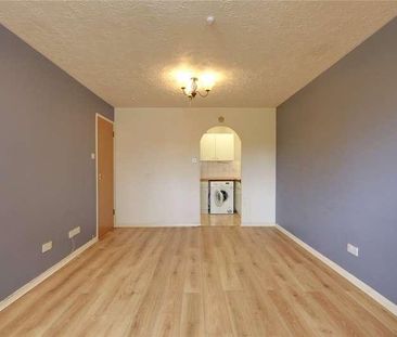 Tennyson Close, Scotland Green Road, Enfield, EN3 - Photo 2