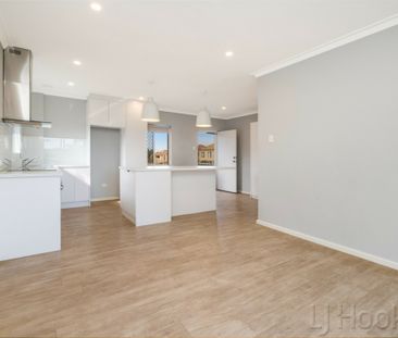 Renovated 2 Bedroom Apartment - Photo 1