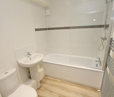 2 bedroom flat to rent - Photo 6