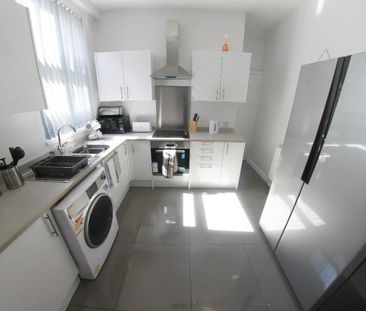 Room in a Shared House, Clifton Road East, L6 - Photo 5