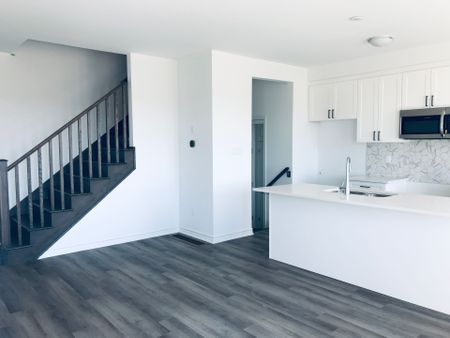 For Lease - 62 Forestwalk Street, Kitchener, Ontario - Photo 2