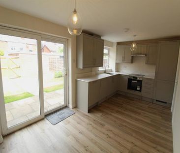 3 Bedroom Terraced To Let - Photo 3