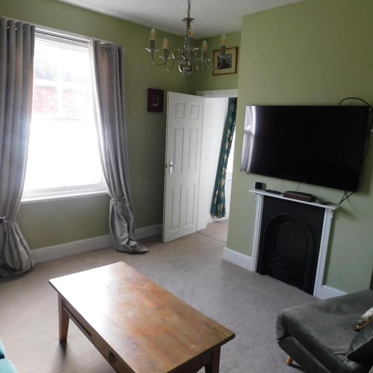 2 bedroom townhouse to rent - Photo 1