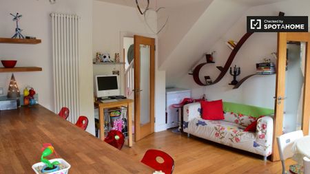 Interior room in 5-bedroom apartment in Rathfarnham, Dublin - Photo 2