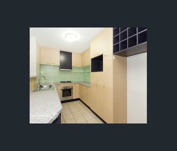 WEST END LIFESTYLE AWAITS - Photo 3