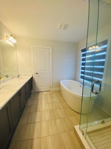 For Lease - 97 Butler Boulevard, Kawartha Lakes, Ontario - Photo 2