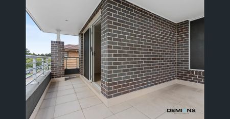 Uniquely crafted - This is 23 Conlon. The master is downstairs, and the top level brings a big scene. This kind of floor plan is hardly ever seen. - Photo 3