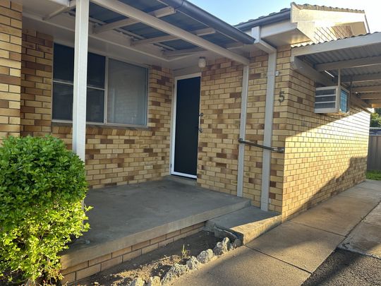 SOUTH TAMWORTH - Tucked Away Three Bedroom Unit - Photo 1