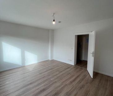WOHNEN MIT HERZ – Gepflegte 3-Zimmer-Wohnung mit EBK & modernem Flair - Photo 3
