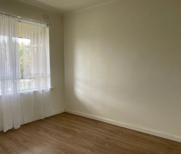 6/3 Hargreaves Crescent, Braybrook, Vic 3019 - Photo 5