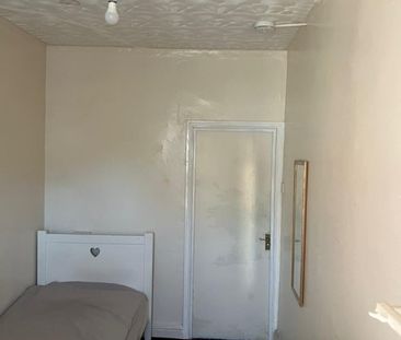 Room in a Shared House, Pell Street, RG1 - Photo 1