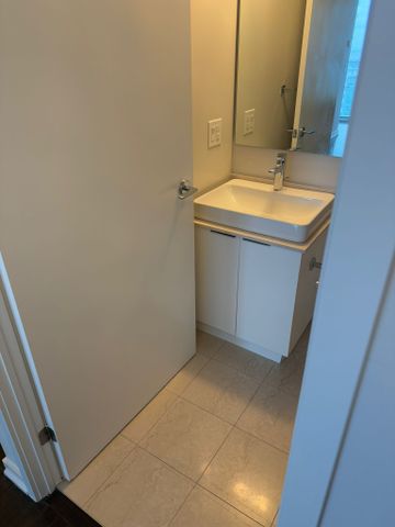 For Lease - 14 York Street Unit# 4201, Toronto, Ontario - Photo 3