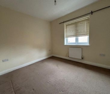 4 bedroom semi-detached house to rent - Photo 6