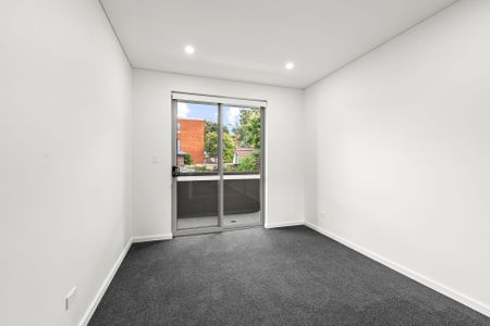 Luxurious 3 Bedroom Apartment - Photo 4