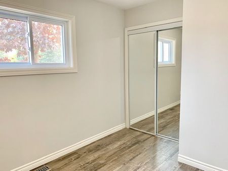 For Lease - 256 Dunlop Street Unit# 2, Barrie, Ontario - Photo 3