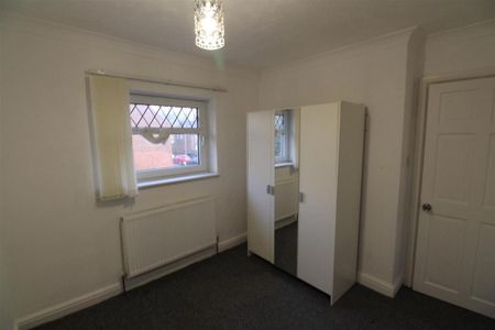 3 bedroom end of terrace house to rent - Photo 5