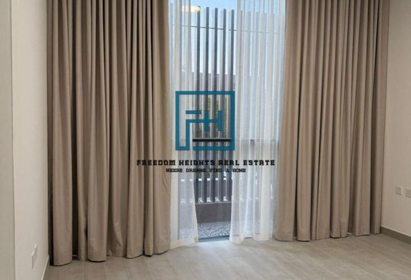 4BED SEMI-DETACHED VILLA NEAR AMENITIES - Photo 1