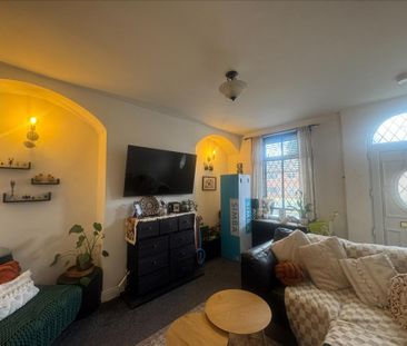 2 bedroom terraced house to rent - Photo 2