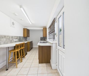 3 bedroom flat to rent - Photo 1