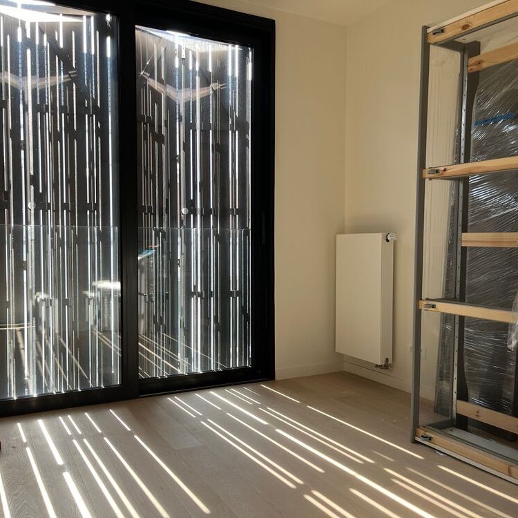 Triplex appartement met 5 slaapkamers en ondergrondse garagebox te centrum Brugge! - Photo 1