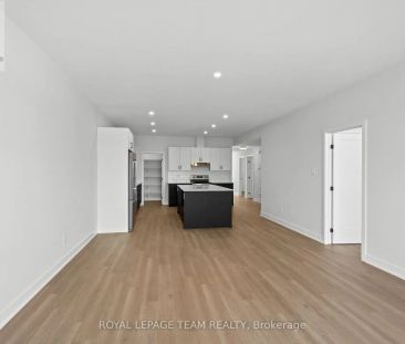 2 - 1112 MOORE STREET - Photo 1