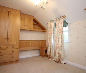 3 bedroom detached house to rent - Photo 4