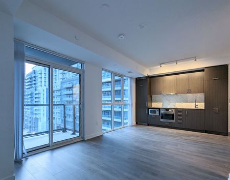 For Lease - 60 Honeycrisp Crescent Unit# 806, Vaughan, Ontario - Photo 3