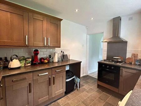 Lenham Walk, Manchester, M22 - Photo 4