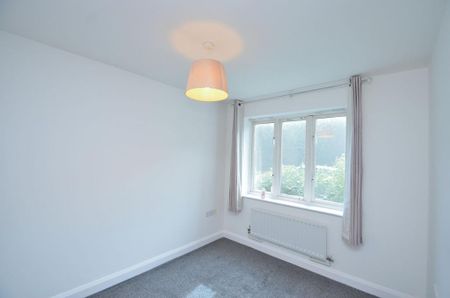 2 bedroom ground floor flat to rent - Photo 3