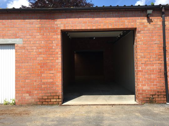 Een magazijn voor opslag in het centrum van Sinaai! - Foto 1