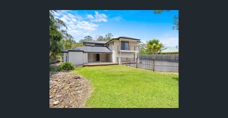Stunning Double-Story 4-Bedroom Home in Bracken Ridge - Perfect for Families! - Photo 2
