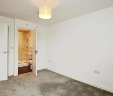 Two double bedroom ground floor apartment in a popular location wit... - Photo 3